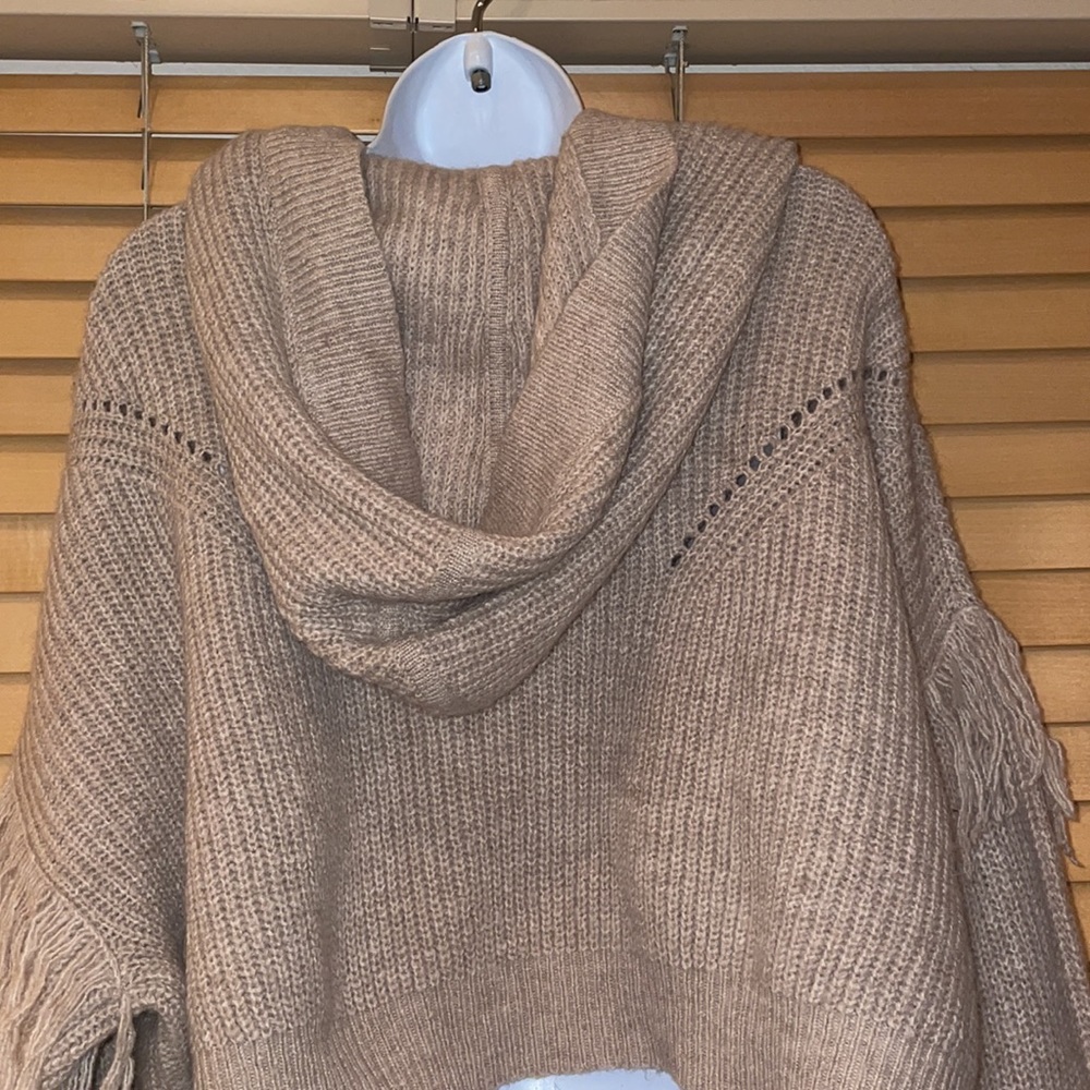By Anthropologie Crop Knit Hooded Fringe Long Sleeve Sweater - Picture 4 of 7